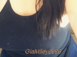 GiaMiley6996