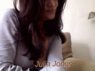 Julia_Jones