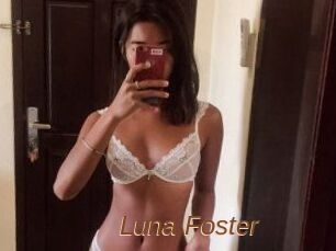 Luna_Foster