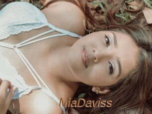 MiaDaviss