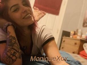 MoniqueXox
